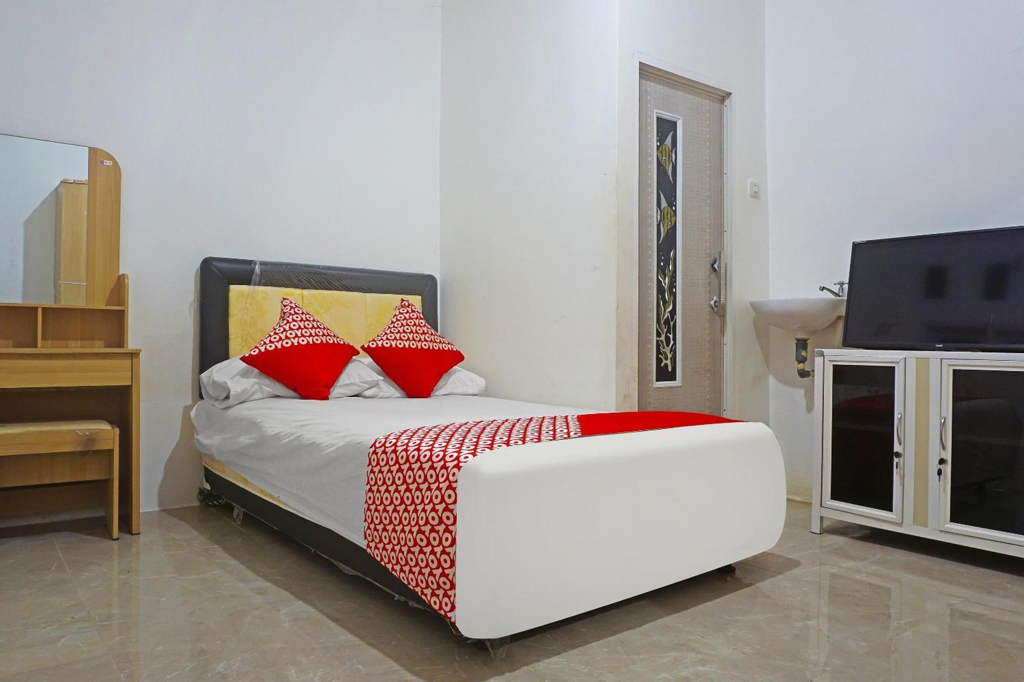 Hotel Oyo 91375 Feby 2*
