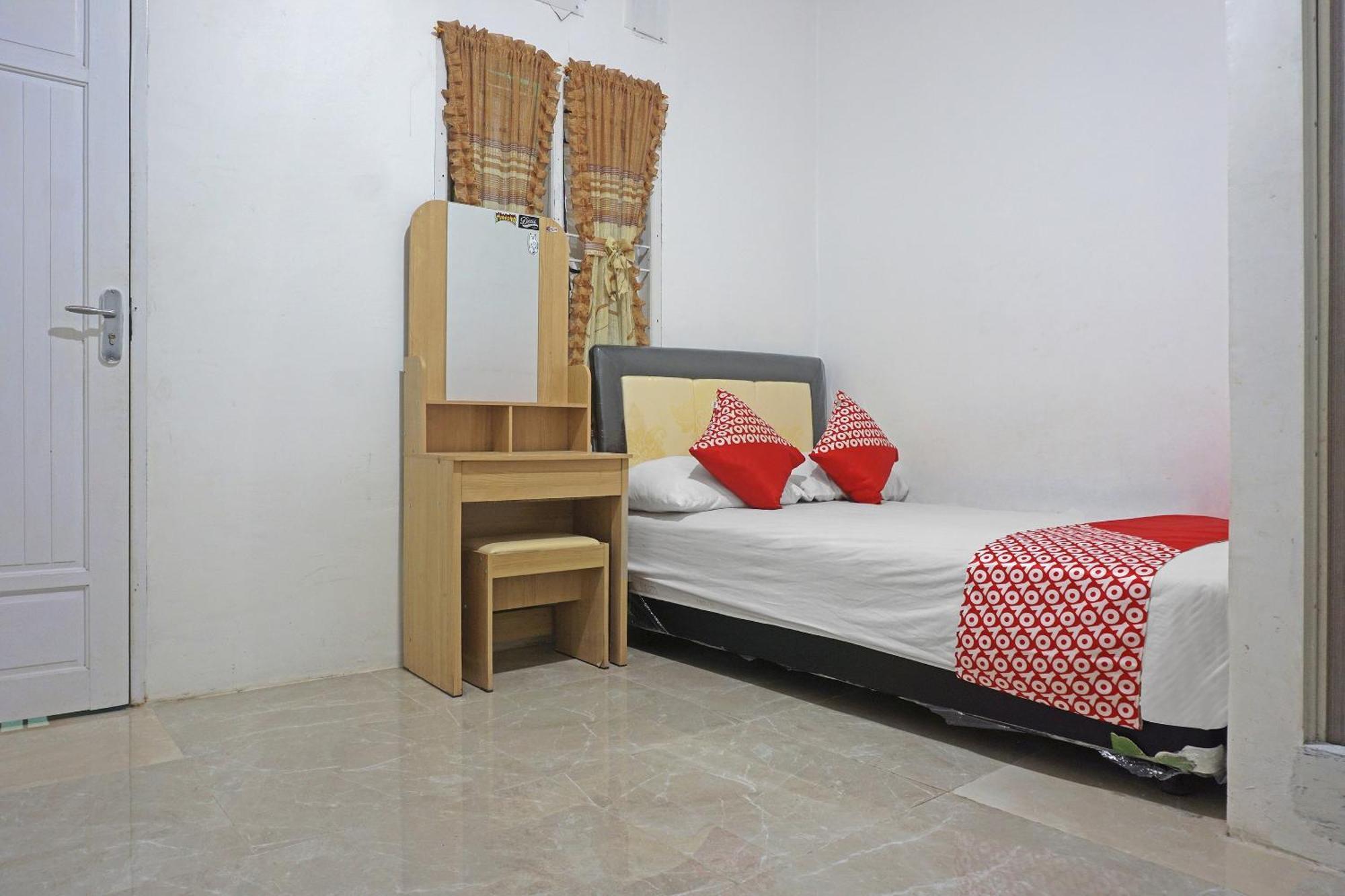 Oyo 91375 Feby Makassar