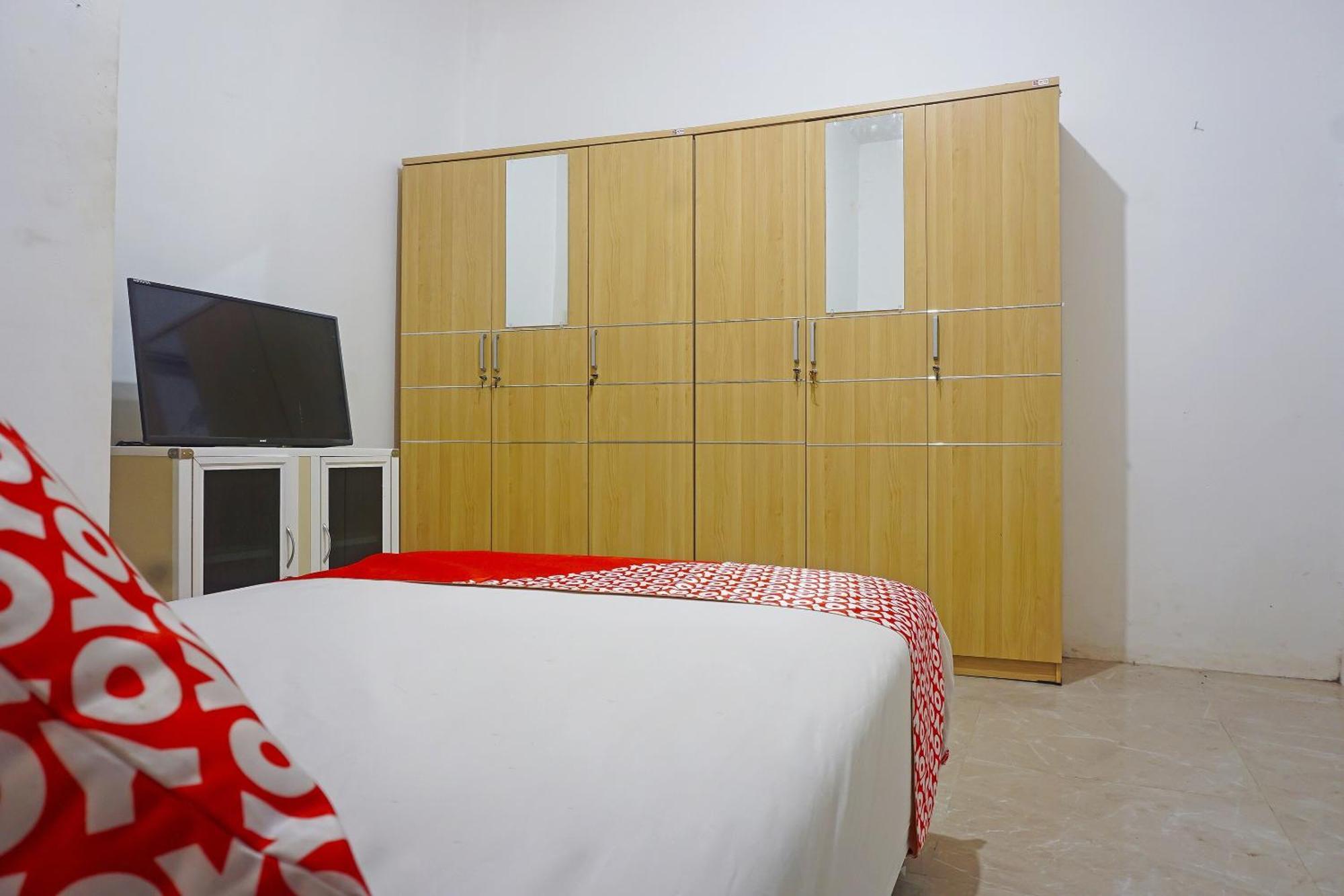 Oyo 91375 Feby Hotel 2*